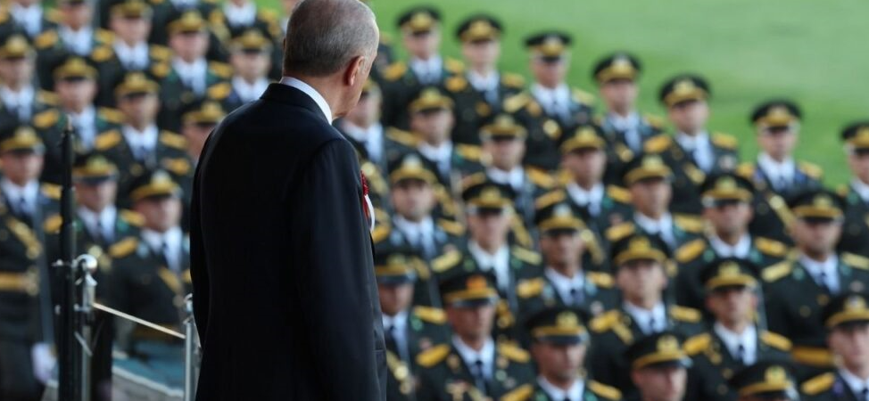 Kara Harp Okulu mezuniyetinde teğmenler, Erdoğan’ın yüzüne: Mustafa Kemal’in askerleriyiz!