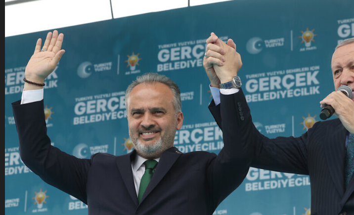 AKP’li eski Başkan Alinur Aktaş döneminde yaşandı: İftarın faturası var kendi yok!