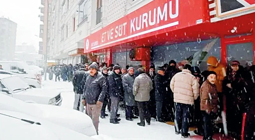 AKP’nin kalesi Erzurum’da -13 derecede ucuz et kuyruğu!