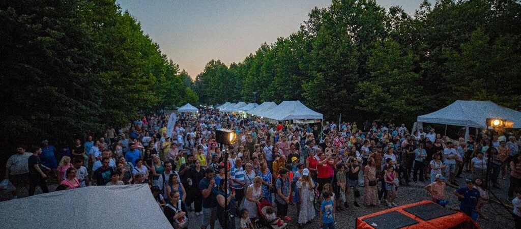 Sıcak havalara rağmen Romanyalılar, Anadolu Kültür ve Yemek Festivaline akın etti