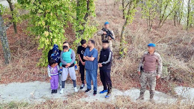 Jandarma, Meriç sınırında ‘yakalanan’ çocuklarının fotoğrafını servis etti