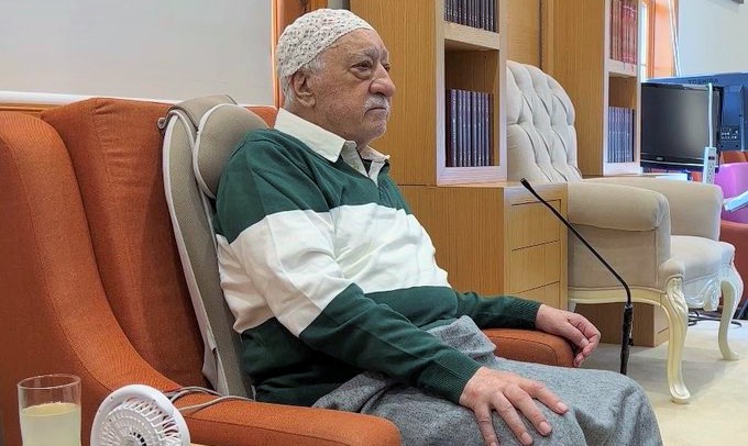 Gülen Hocaefendi’den deprem çağrısı: Yardımlaşılmalı ve Hakk’a el açılmalı