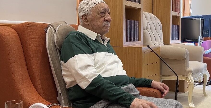 İzmir’de soykırım operasyonu: ‘Sosyal medyada Gülen’i öven’ 6 kişiye gözaltı