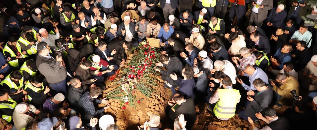 Merhum Fethullah Gülen Hocaefendi’nin hatırasına