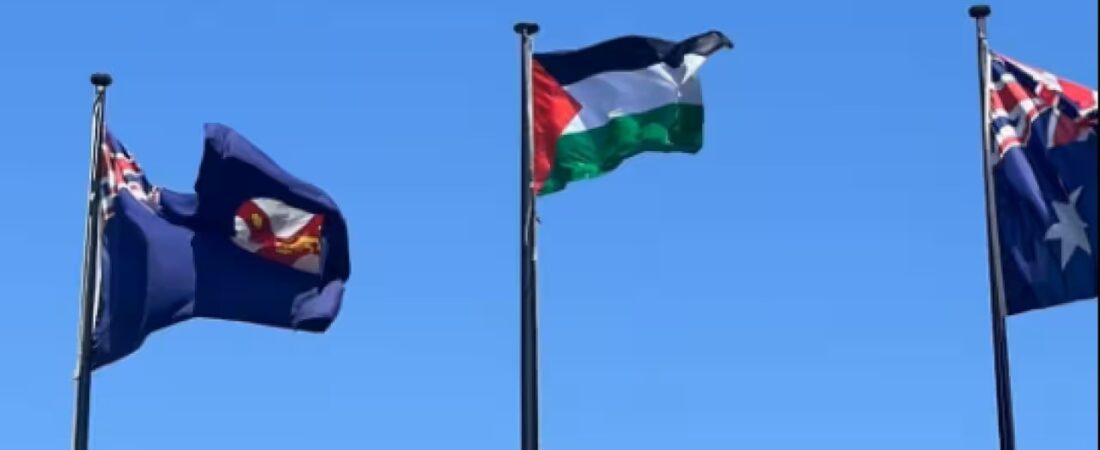 Avustralya Federal Bakanı Burke, Sydney’de Belediye Meclis’nin Filistin bayrağı kararını desteklediğini söyledi