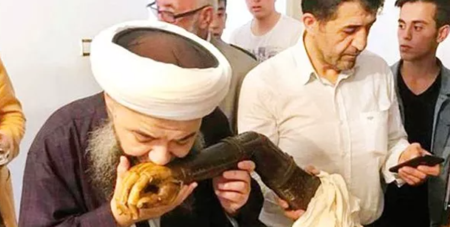 Cemaatten kovulan Cübbeli Ahmet ile İsmailağa camiası arasındaki tartışma devam ediyor