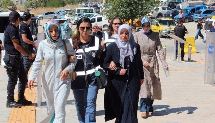 LAVROV: ÜÇ ÜLKE DE SURİYE’DE ÖNCELİĞİN REJİM DEĞİŞİKLİĞİ OLMADIĞI KONUSUNDA MUTABIK