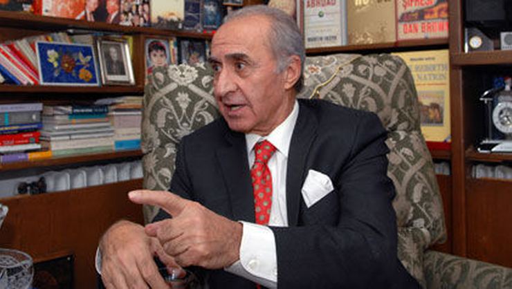 CHP eski Genel Başkanı Hikmet Çetin hastaneye kaldırıldı