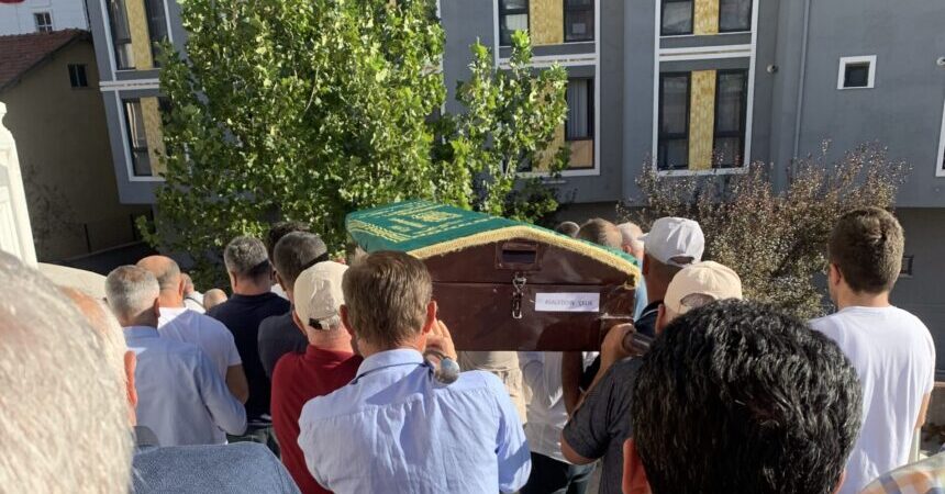 Bir öğretmenin hayatı daha zulüm altında söndü: Asaleddin Çelik dualarla uğurladı