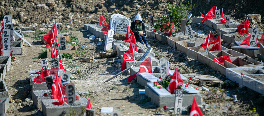 Deprem bölgesinde tepki devam ediyor: Yas, öfke ve tepki: Hatay unutmuyor, affetmek de istemiyor