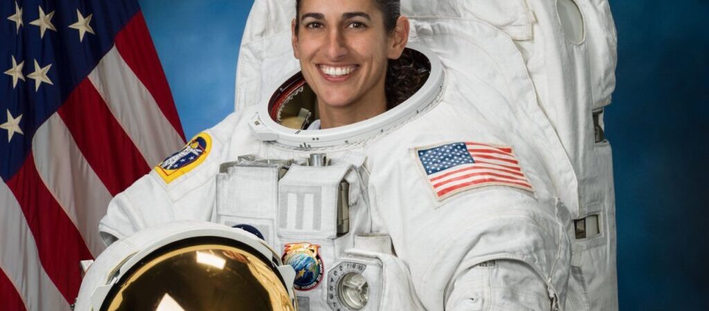 İlk Kürt kadın astronot NASA-SpaceX ortak uzay uçuşuna komuta ediyor