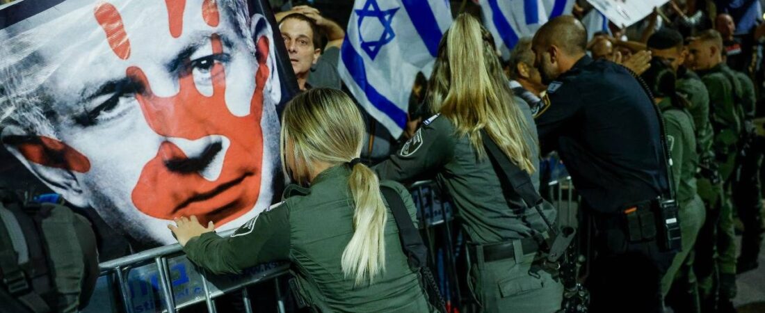 Yüz binler Netanyahu’ya karşı ayakta