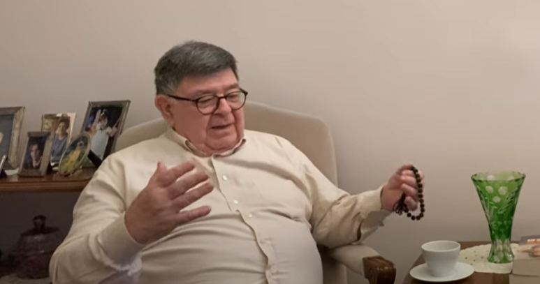 Ahlaki dönekliğin kötü şey olduğunu söyleyen Yazar Şahin Alpay: Felsefi dönekliğimle gurur duyuyorum