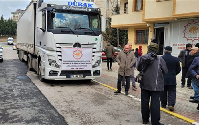 Şahkulu Sultan Vakfı’nın yardım TIR’ı gasp edilmek istendi: Direnen vatandaş bacağından vuruldu