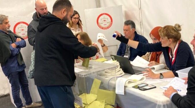 Yurtdışında oy verme işlemi sona erdi: Avustralya’da 21 bin 183 kişi oy kullandı