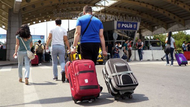 TÜİK: Geçen yıl 60 bin genç Türkiye’yi terk etti