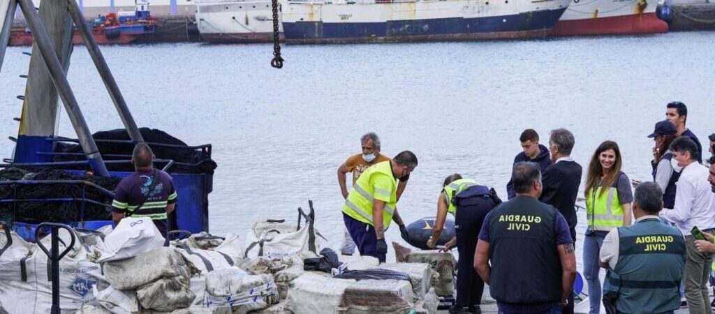 Gemiye el konuldu, mürettebat gözaltında: 5,3 ton kokain taşıyan gemideki 8’i Türk, 5’i Azeri