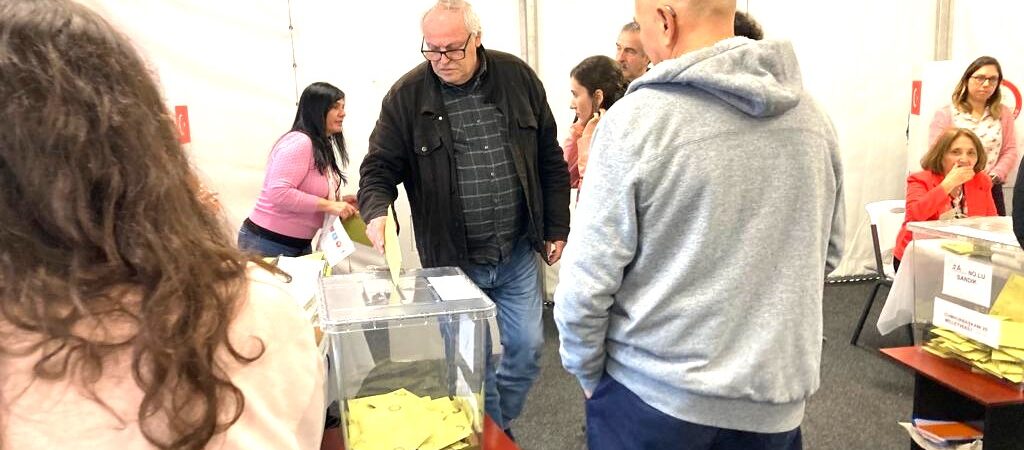 Avustralya’da seçime katılım çağrısı: Bu sabah ilk gün oy kullanan vatandaşlar, uzun kuyruklar oluşturdu