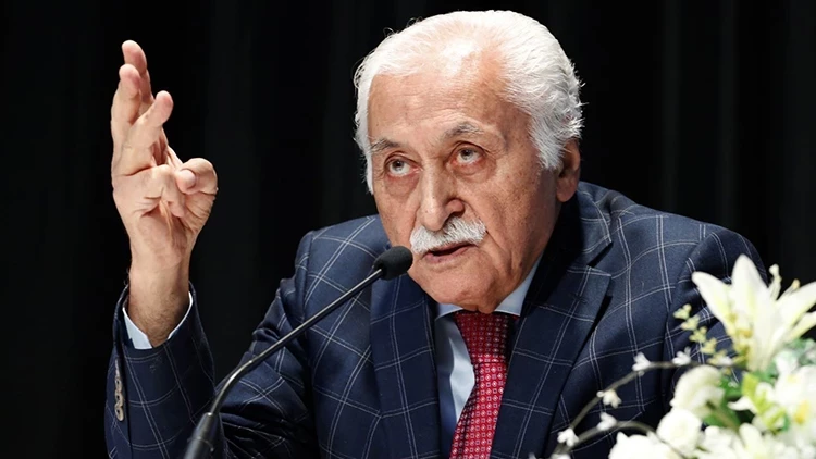 Şair Yavuz Bülent Bakiler hayatını kaybetti