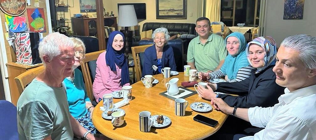 Dünya kucaklıyor, bizimkiler nefret kusuyor: Yeni Zelandalı’lar, Hizmet mensubu 63 mülteci aileyi, 4 gün evlerinde ağırlayacak