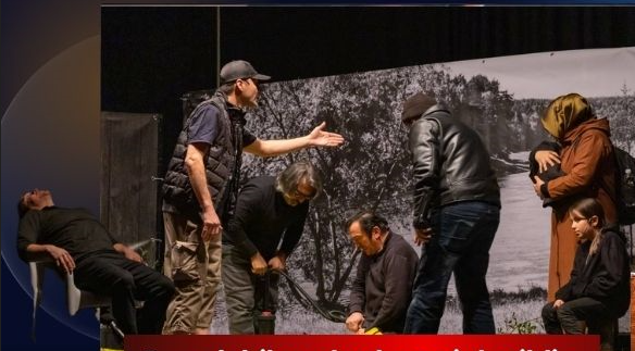 Zulüm süreci tiyatro oyunuyla anlatıldı: ‘Sandalye’deki Emanet’ Viyana’da seyirciden tam not aldı