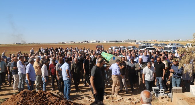 Cezaevinde hayatını kaybeden Kuday’ı binlerce kişi uğurladı: IŞİD’le savaşta ölen oğlunun yanına gömüldü