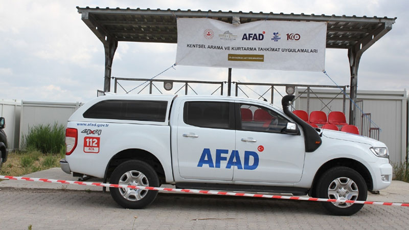 Cilvegözü Sınır Kapısı’nda durdurulan AFAD aracında 12 kilo altın, 188 cep telefonu çıktı