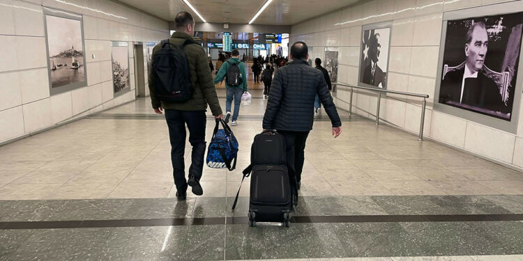 Türkiye’nin beyni göçüyor: 2022’ye göre, AKP rejimini terk edenlerin sayısı yüzde 62 arttı