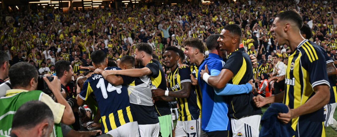 Fenerbahçe Kadıköy’de muhteşem gece yaşatarak, turu 5 golle geçti!