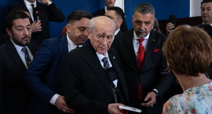 154 kişilik listede yer alan Babacan: Bahçeli’nin bir ayağı siyasetin öbür ayağı mafyanın içinde