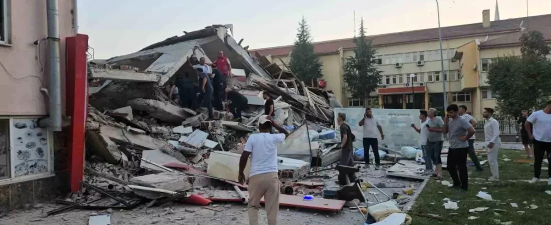 Balıkesir’de 6.1’lik deprem: İstanbul’da da hissedildi
