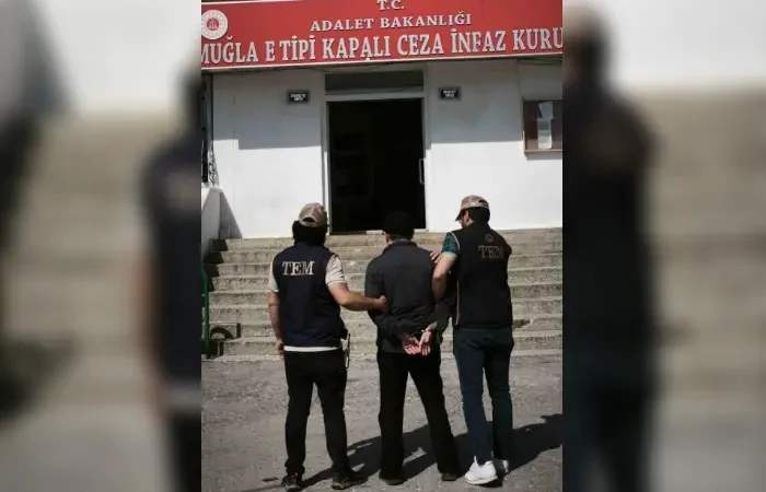 Kızının bürosunda gözaltına alındı: KHK’lı Yargıtay hakimine ters kelepçe