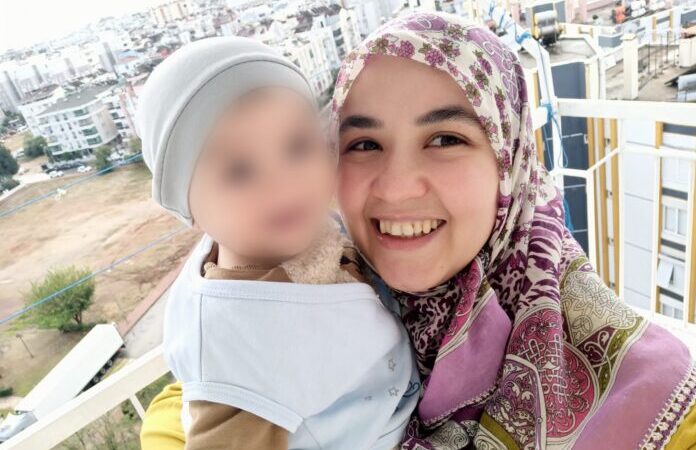 İlahiyat Fakültesini birincilikle tamamladı: Büşra öğretmen 9 aylık bebeğiyle tutuklandı