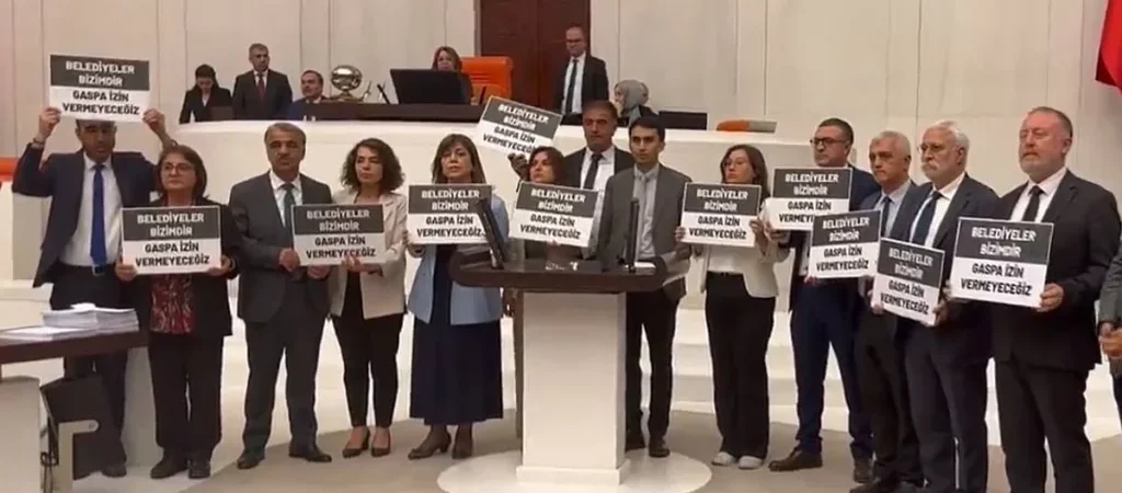 Meclis’te kayyım protestosu başladı