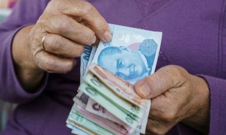 Emekli maaş ve ikramiyelerinin ödeme tarihi belli oldu