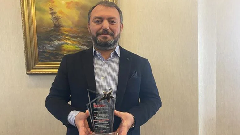 Saray’ın ‘ödüllü patronu’ uyuşturucu baronu çıktı:Emniyet Müdürü, fotoğrafları apar topar sildi