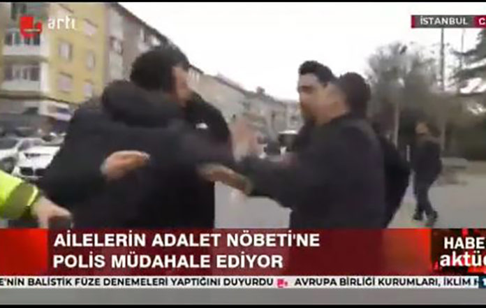 Polislerin ‘tokat’ görüntüsünü silme telaşı: Bunun hard diski nerede ya?