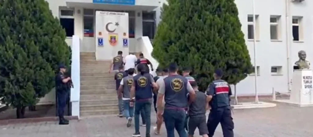 Dışişleri personeline nefret operasyonu: 15 kişi hakkında gözaltı kararı