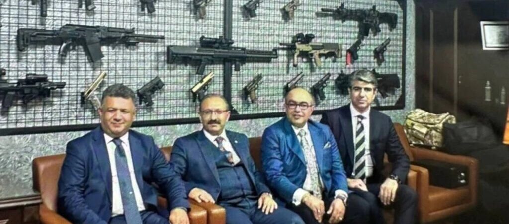 Odasını cephaneliğe çeviren İzmir Adalet Komisyonu Başkanı Oktay Tabur’a soruşturma