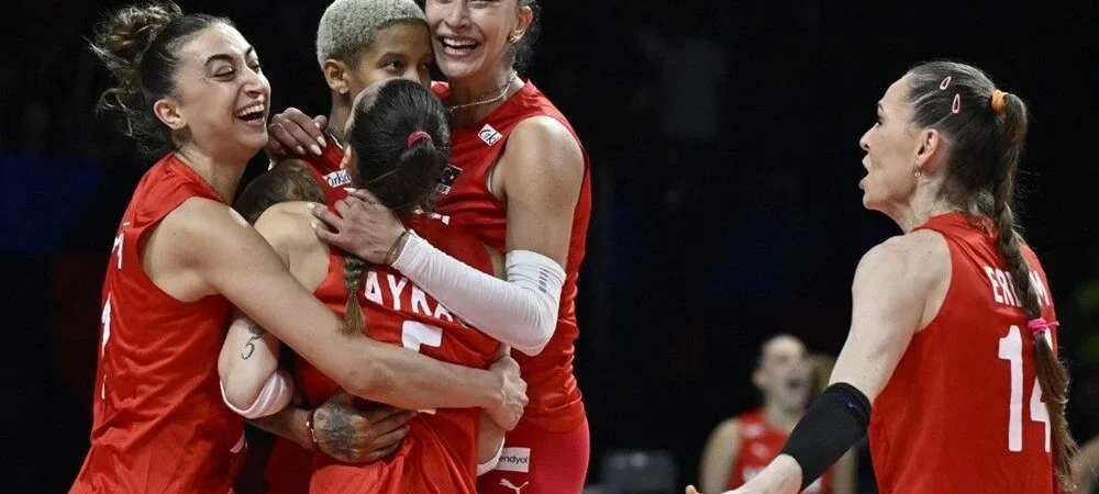Sırbistan’ı deviren Tükiye A Milli Kadın Voleybol Takımı, Avrupa Şampiyonu oldu