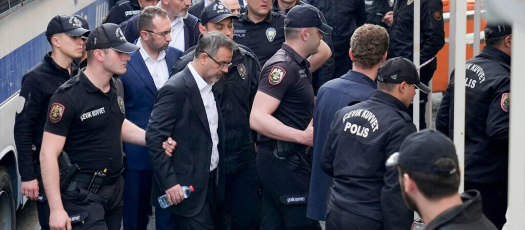 İBB’ye 5. dalga operasyonu: CHP’li 5 belediye başkanı dahil 22 kişi tutuklandı