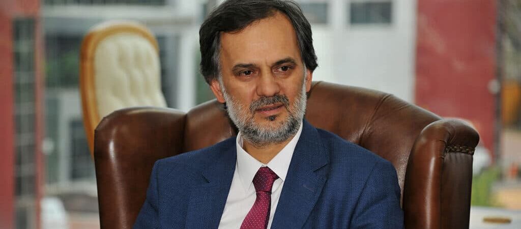 Kızılay’ın CEO’su Deniz Feneri’nden yargılandı, beraate ilk tebrik SADAT kurumundan geldi