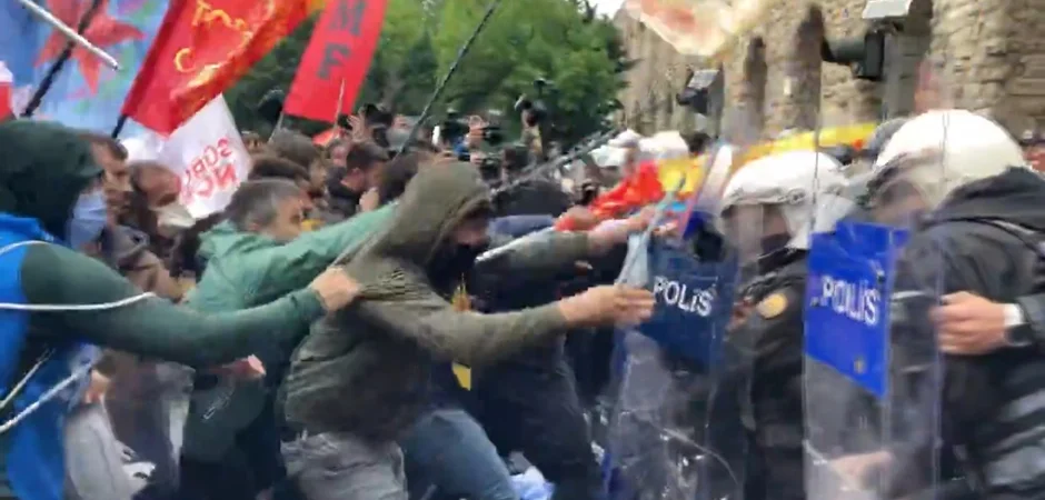 Taksim’e yürümek isteyen işçilere polis, biber gazı ve plastik mermi ile müdahale etti