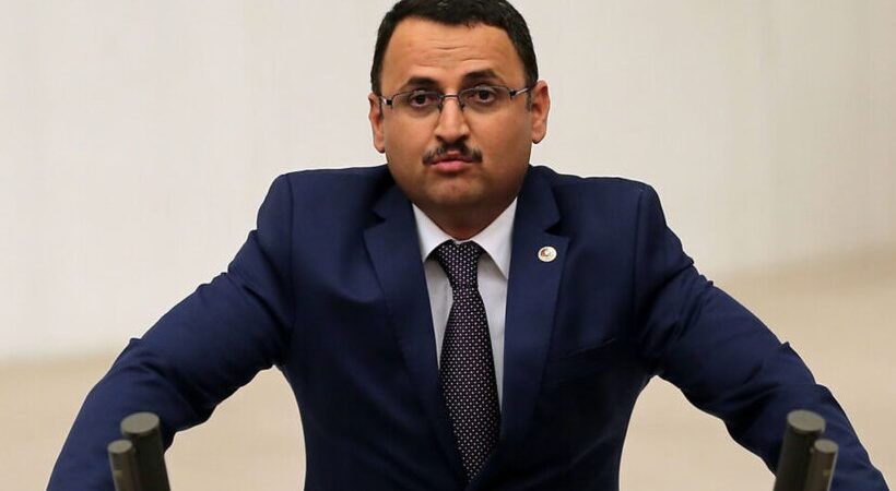 AKP’li tepe isime dörtlü maaş: Mahmut Kaçar 4 kurumdan maaş aldığı ortaya çıktı