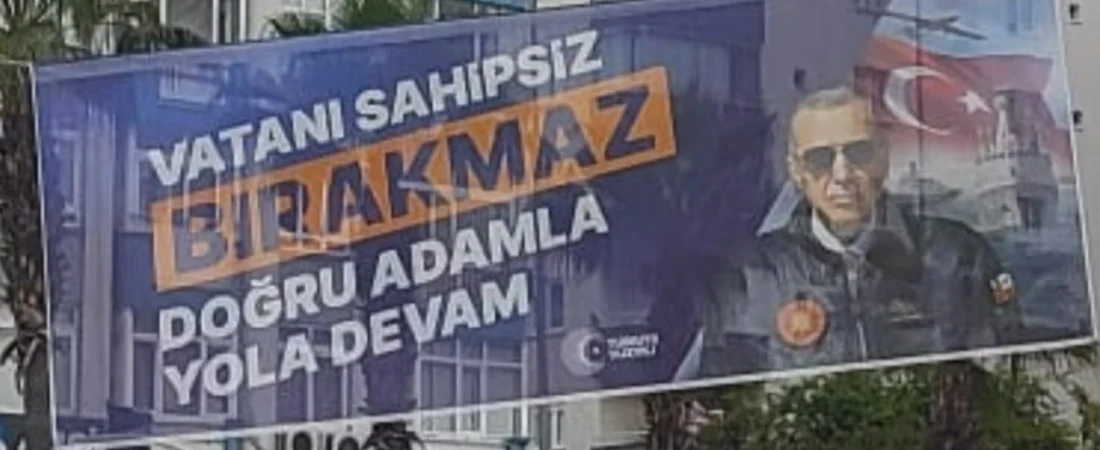 Türk bayraklı Erdoğan pankartları hakkında toplatılma kararı