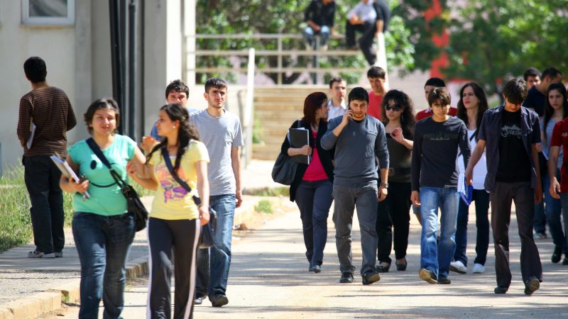 Alman Vakfı’ndan araştırma: Gençlerin yüzde 63’ü Türkiye’den gitmek istiyor