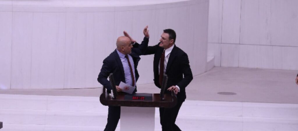 Ahmet Şık’ın muhalefete çağrısı: Hep birlikte meclisi terk edelim, AKP, MHP baş başa kalsın
