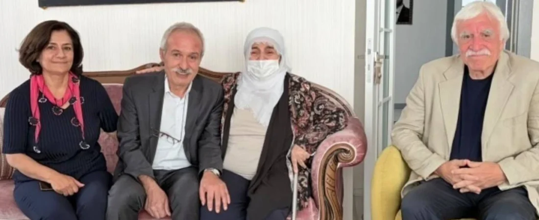 7 yıl sonra tahliye oldu: Selçuk Mızraklı, Demirtaş’ın annesini ziyaret etti