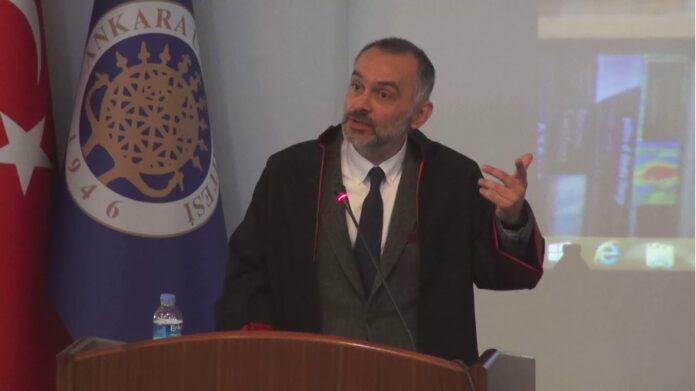 İhraç edilen KHK’lı akademisyen Murat Sevinç 7 sene sonra görevine iade edildi