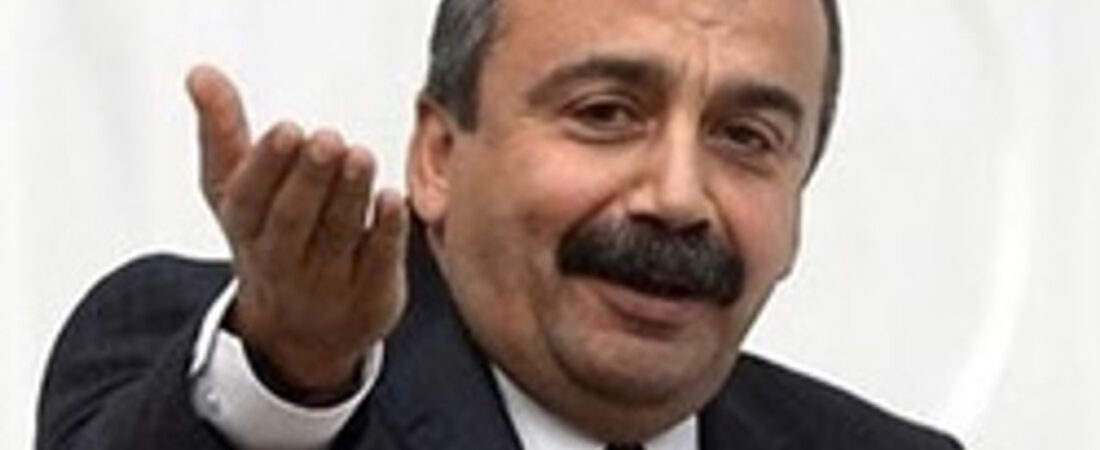 Sırrı Süreyya Önder anlattı: ‘Risale-i Nur okurum, külliyatım kitaplığımın en üstündedir’